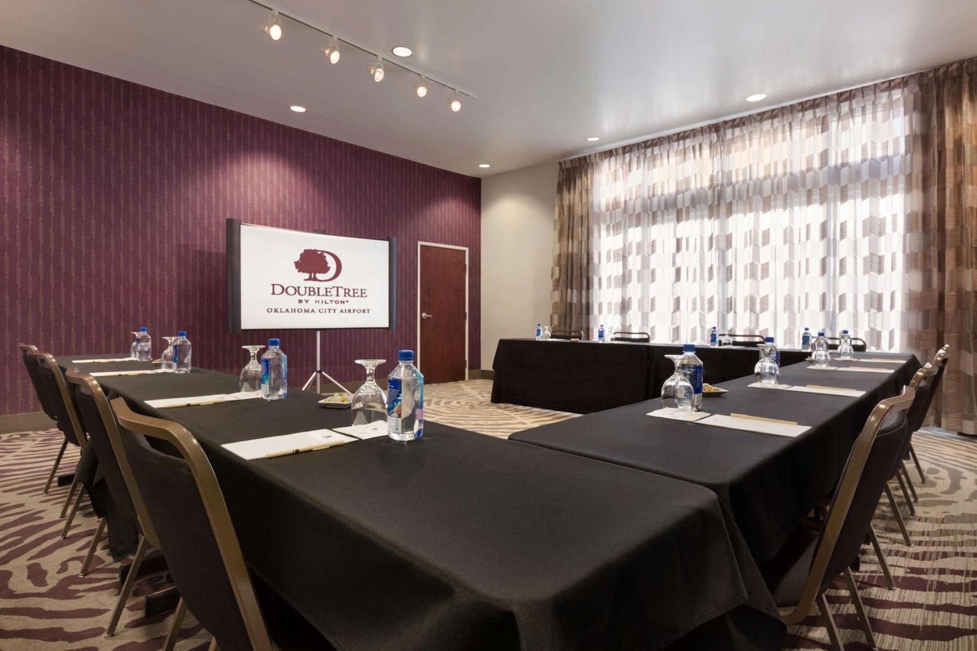 Doubletree By Hilton Hotel Oklahoma City Airport Экстерьер фото