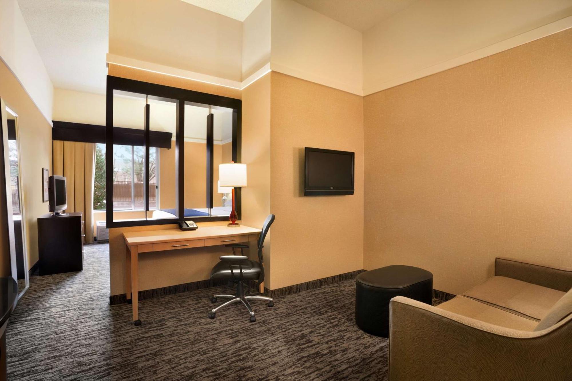 Doubletree By Hilton Hotel Oklahoma City Airport Экстерьер фото