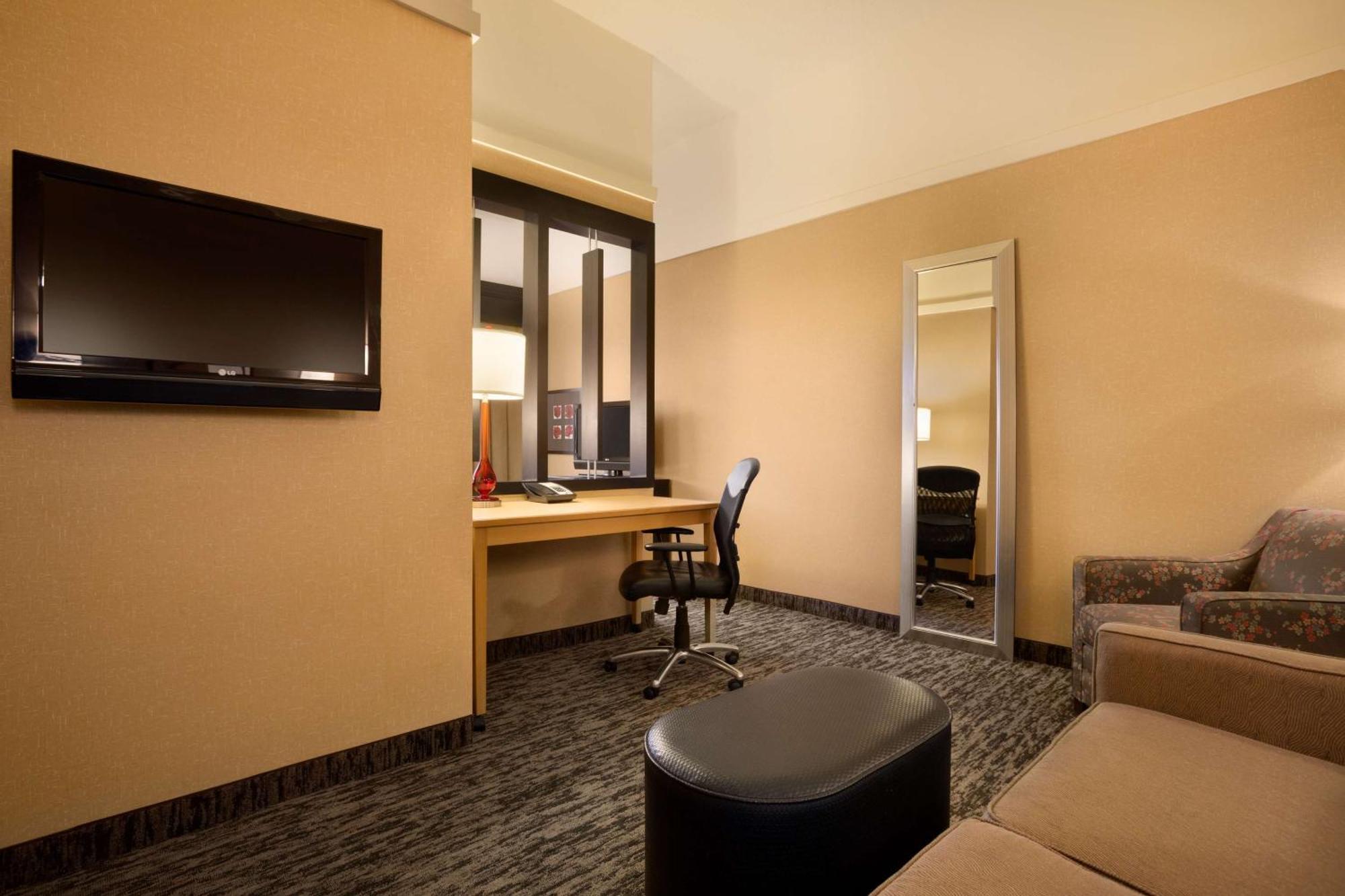 Doubletree By Hilton Hotel Oklahoma City Airport Экстерьер фото