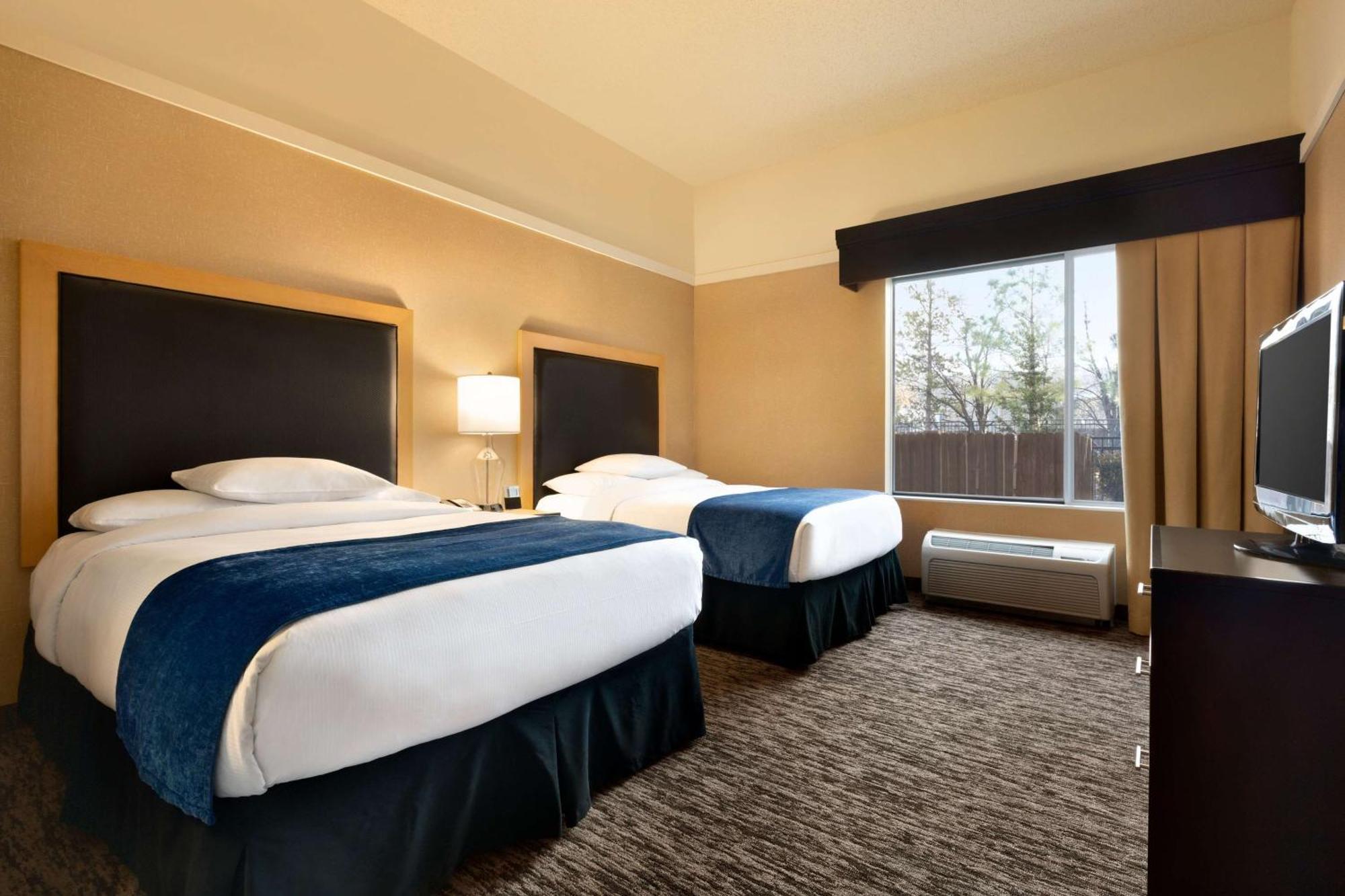 Doubletree By Hilton Hotel Oklahoma City Airport Экстерьер фото