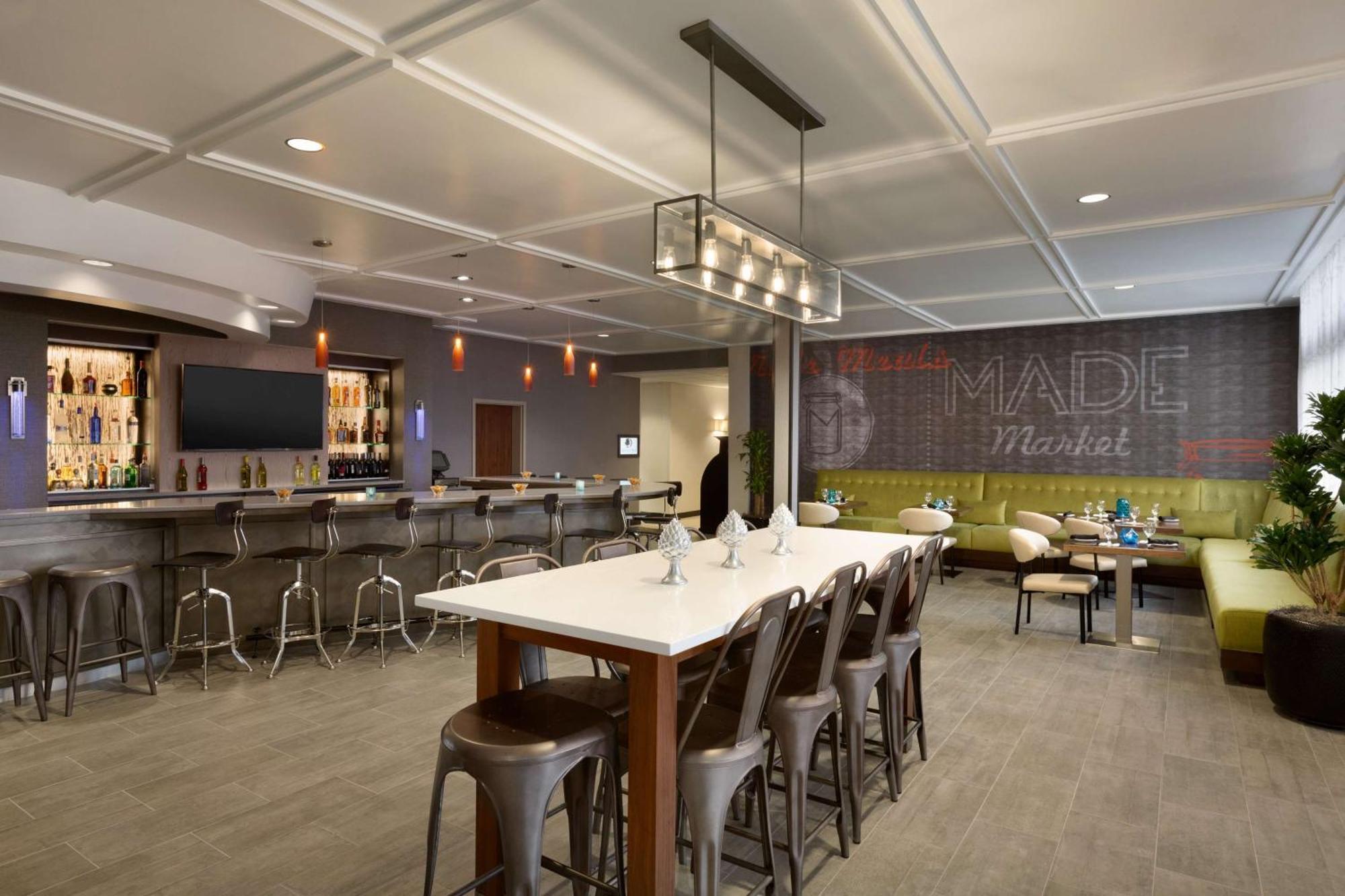 Doubletree By Hilton Hotel Oklahoma City Airport Экстерьер фото