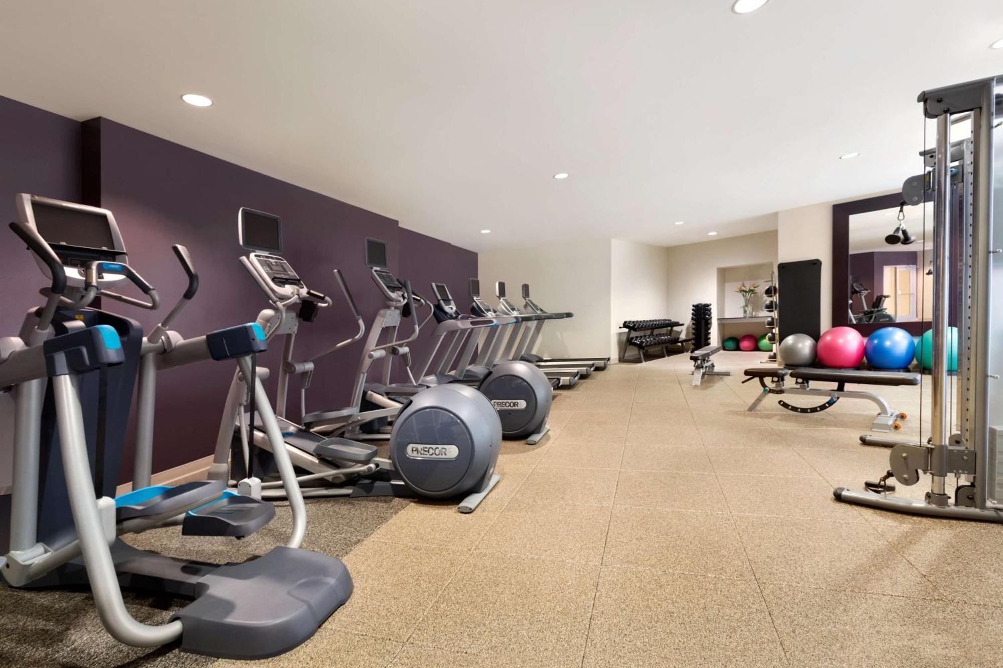 Doubletree By Hilton Hotel Oklahoma City Airport Экстерьер фото