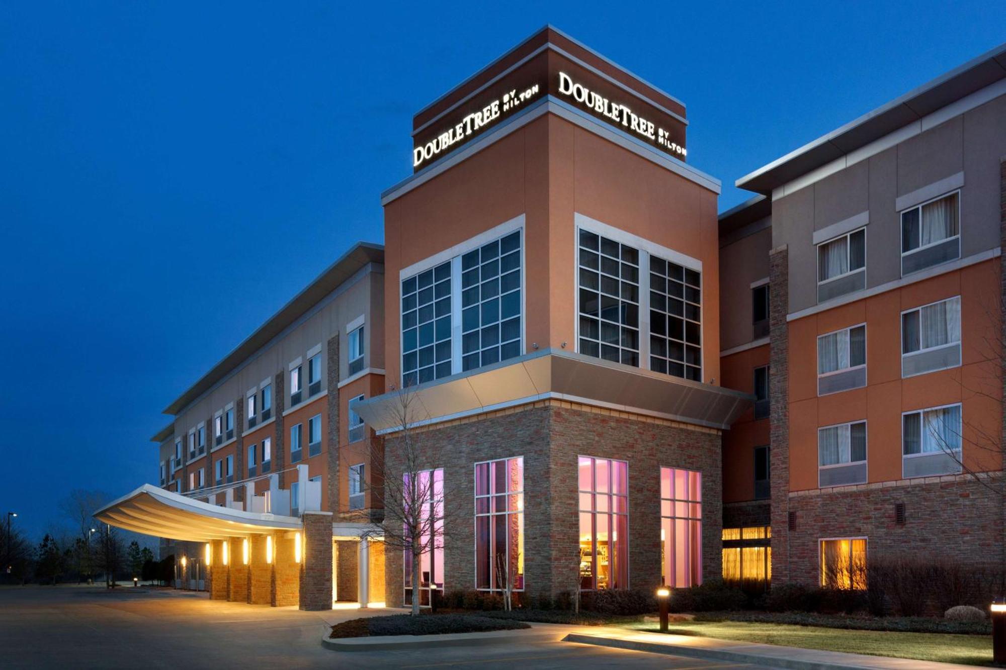 Doubletree By Hilton Hotel Oklahoma City Airport Экстерьер фото