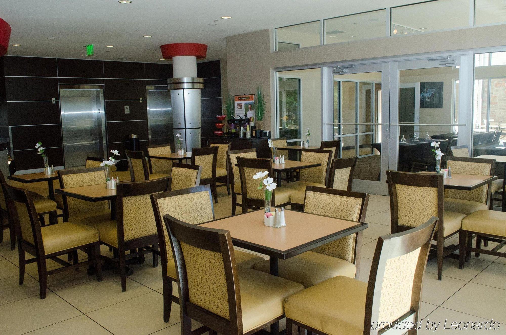 Doubletree By Hilton Hotel Oklahoma City Airport Экстерьер фото