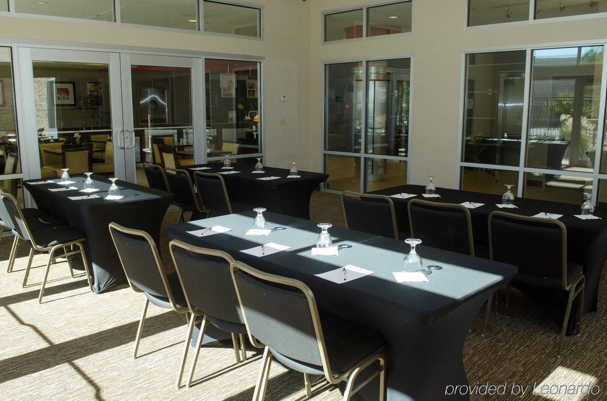 Doubletree By Hilton Hotel Oklahoma City Airport Экстерьер фото