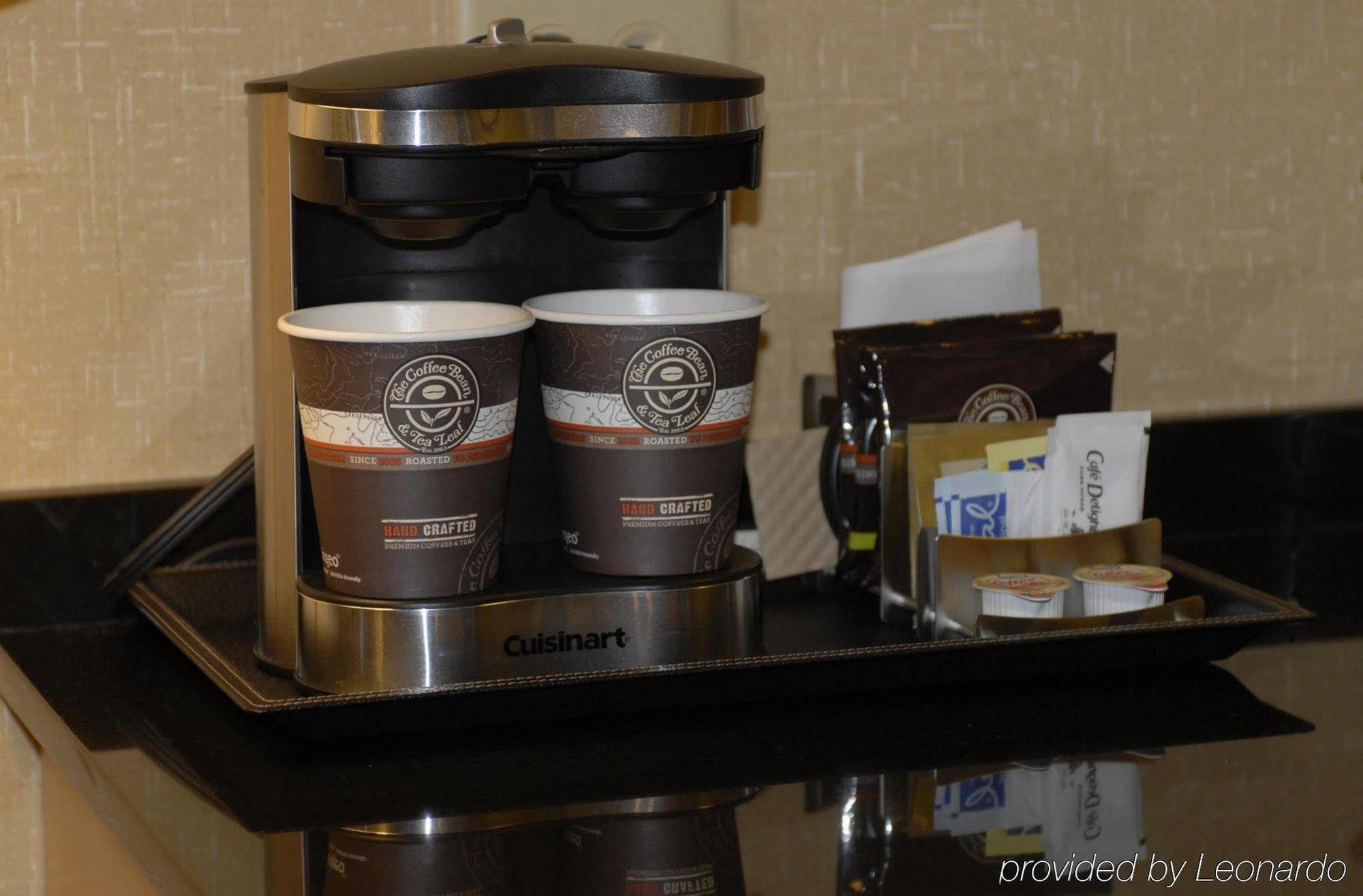 Doubletree By Hilton Hotel Oklahoma City Airport Экстерьер фото