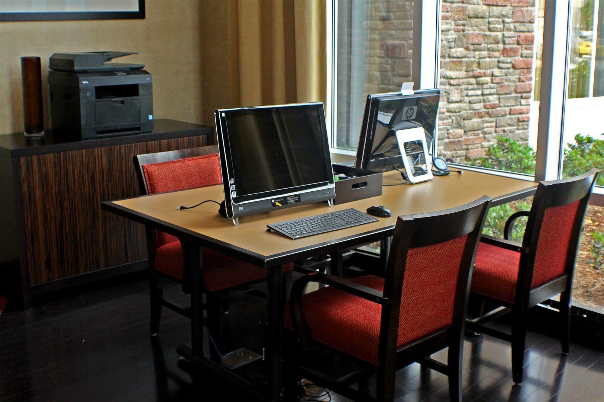 Doubletree By Hilton Hotel Oklahoma City Airport Экстерьер фото
