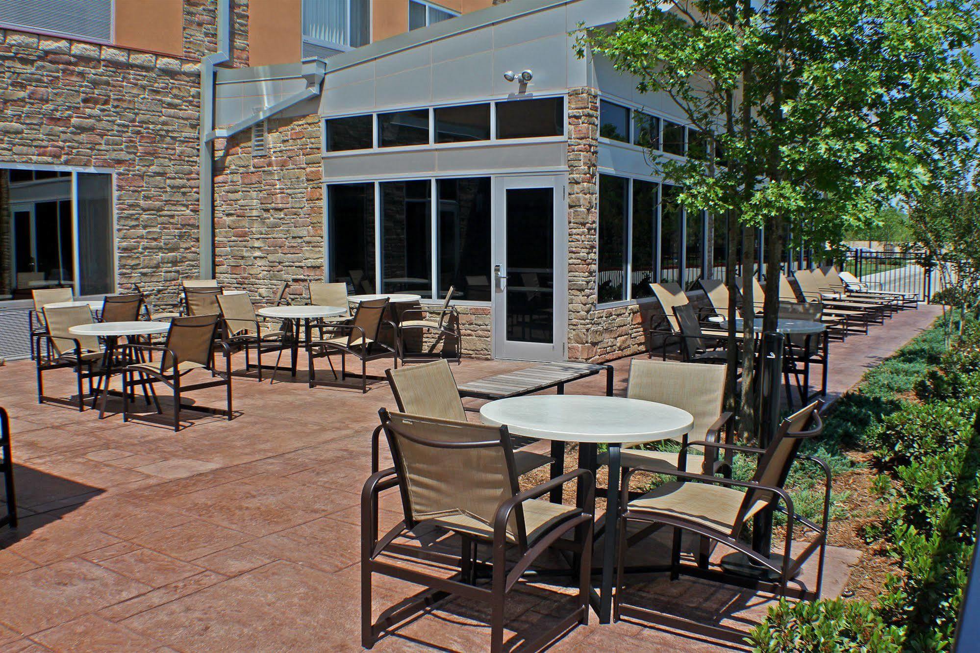 Doubletree By Hilton Hotel Oklahoma City Airport Экстерьер фото