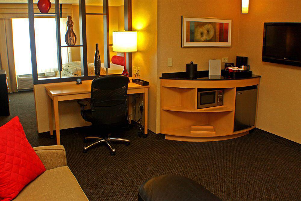 Doubletree By Hilton Hotel Oklahoma City Airport Номер фото